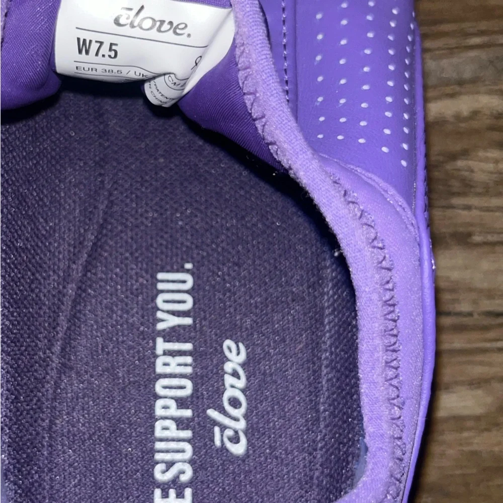 Clove Women's Classic  - Atomic Purple nursing shoes - Picture 4 of 5